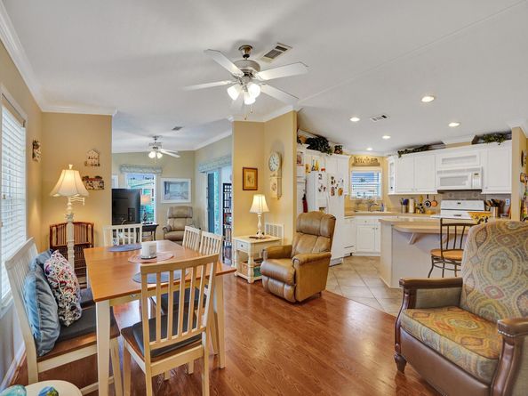 8580 SW 18 St, Davie FL 33324