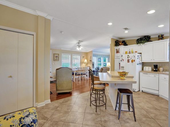 8580 SW 18 St, Davie FL 33324