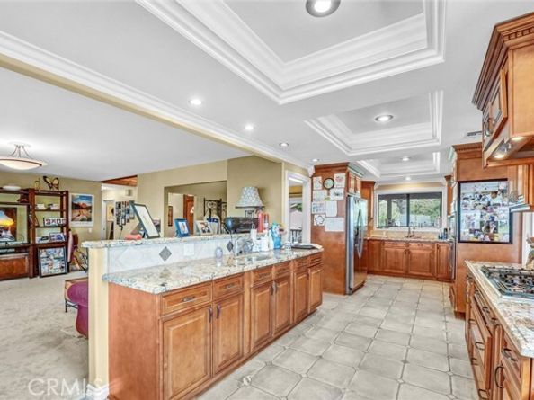 8530 Vine Valley, Sun Valley (los Angeles) CA 91352