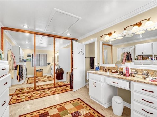 8530 Vine Valley, Sun Valley (los Angeles) CA 91352