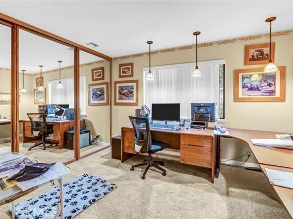 8530 Vine Valley, Sun Valley (los Angeles) CA 91352
