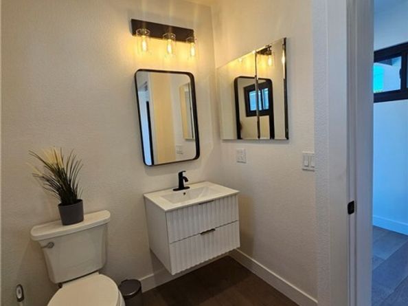 17037 Covello Street, Van Nuys (los Angeles) CA 91406