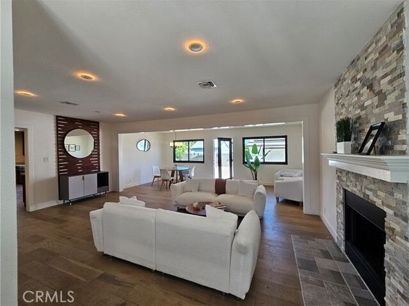 17037 Covello Street, Van Nuys (los Angeles) CA 91406