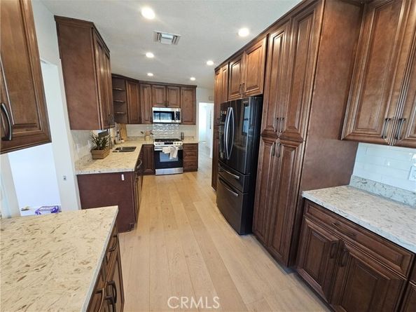 17037 Covello Street, Van Nuys (los Angeles) CA 91406