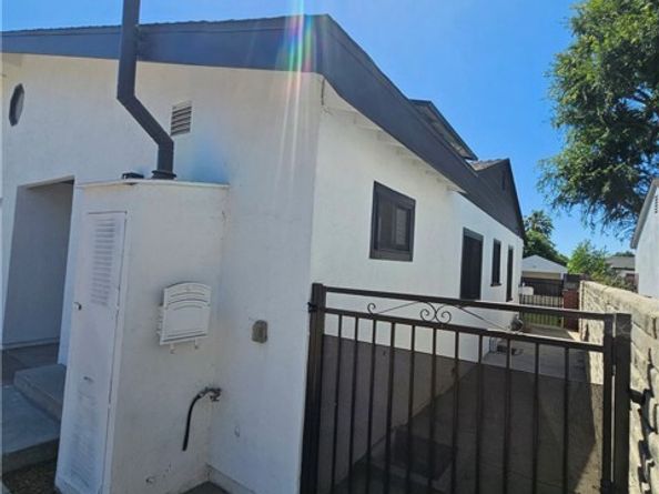 17037 Covello Street, Van Nuys (los Angeles) CA 91406