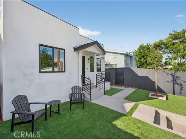 11113 S Budlong Avenue, Los Angeles CA 90044