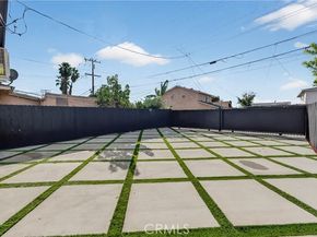 11113 S Budlong Avenue, Los Angeles CA 90044