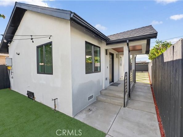 11113 S Budlong Avenue, Los Angeles CA 90044