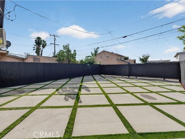 11113 S Budlong Avenue, Los Angeles CA 90044