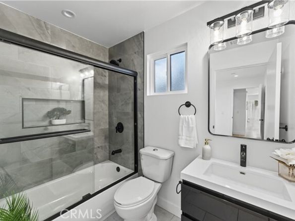 11113 S Budlong Avenue, Los Angeles CA 90044