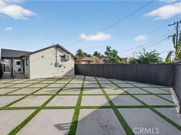 11113 S Budlong Avenue, Los Angeles CA 90044