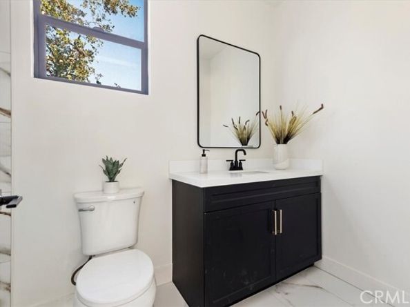 1029 N Staley Lane, Highland Park (los Angeles) CA 90042