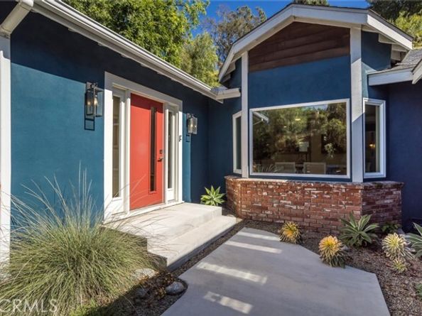 10210 La Canada, Burbank CA 91040