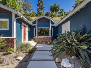 10210 La Canada, Burbank CA 91040