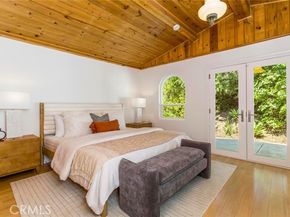 10210 La Canada, Burbank CA 91040