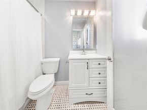 15035 Nordhoff Street 112, North Hills (los Angeles) CA 91343