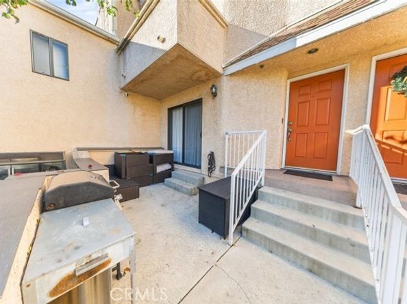 15035 Nordhoff Street 112, North Hills (los Angeles) CA 91343