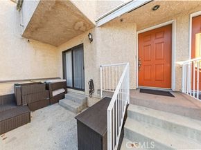 15035 Nordhoff Street 112, North Hills (los Angeles) CA 91343