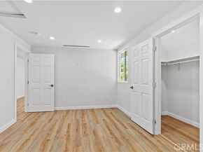 8401 Kester, Panorama City (los Angeles) CA 91402