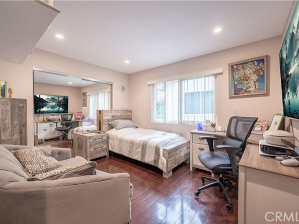 20138 Elkwood Street, Winnetka (los Angeles) CA 91306