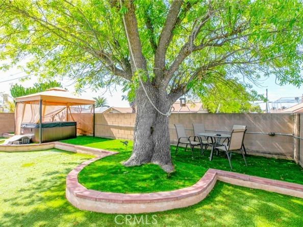 8673 Herrick Avenue, Sun Valley (los Angeles) CA 91352