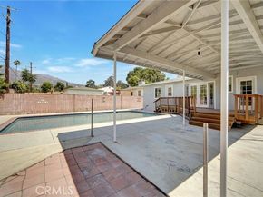8217 Grove Street, Sunland (los Angeles) CA 91040