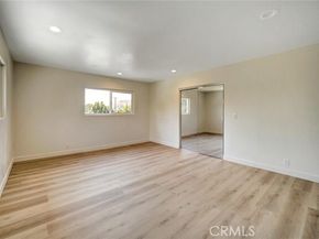 8217 Grove Street, Sunland (los Angeles) CA 91040