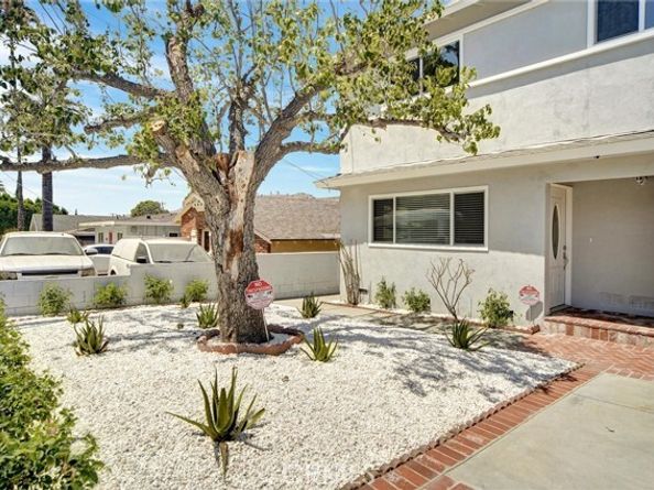 8217 Grove Street, Sunland (los Angeles) CA 91040