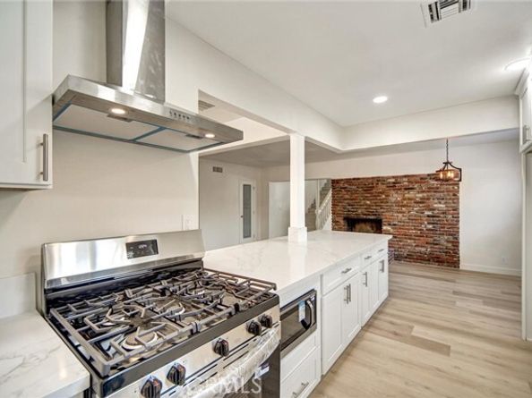 8217 Grove Street, Sunland (los Angeles) CA 91040