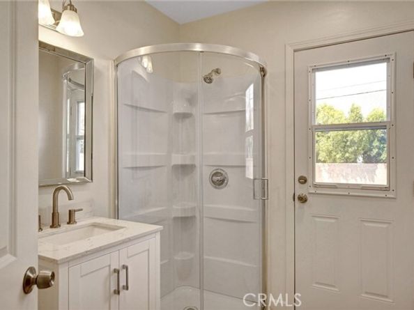 8217 Grove Street, Sunland (los Angeles) CA 91040