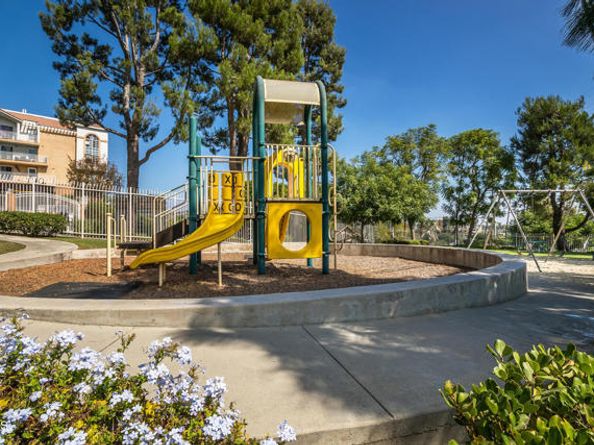4750 Templeton Street 1211, Los Angeles CA 90032