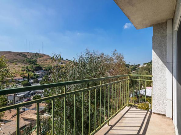 4750 Templeton Street 1211, Los Angeles CA 90032