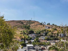 4750 Templeton Street 1211, Los Angeles CA 90032