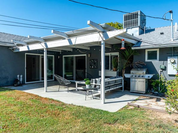 17402 Cohasset Street, Van Nuys (los Angeles) CA 91406