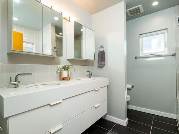17402 Cohasset Street, Van Nuys (los Angeles) CA 91406