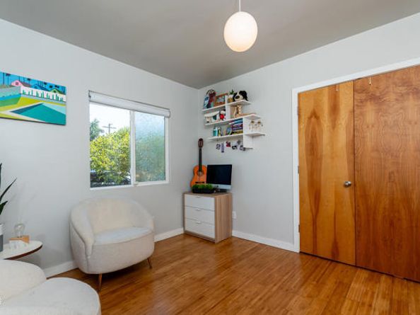 17402 Cohasset Street, Van Nuys (los Angeles) CA 91406