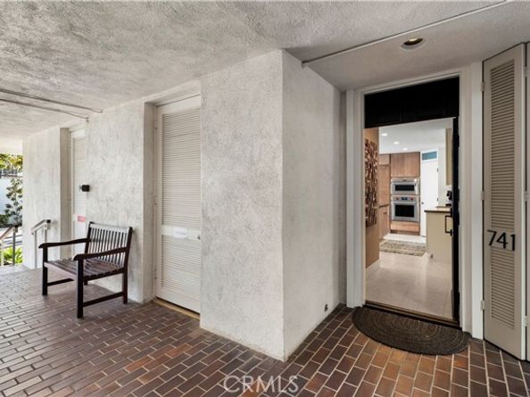 741 Avocado Avenue 101, Corona Del Mar (newport Beach) CA 92625