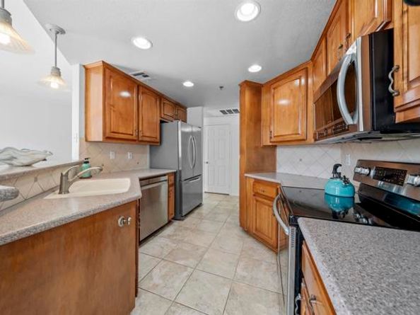 640 Camino De La Reina 1309, San Diego CA 92108