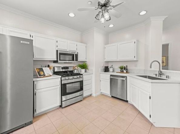 6084 Citracado Circle, Carlsbad CA 92009