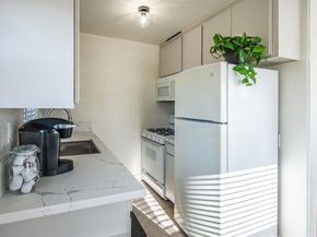 2604 Juan Street, San Diego CA 92110