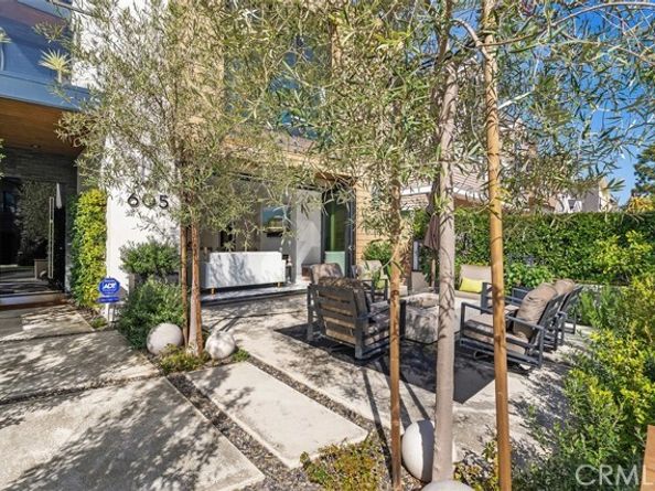 605 Marigold Avenue, Corona Del Mar (newport Beach) CA 92625