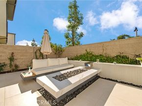 131 Reyes Alley, Lake Forest (el Toro) CA 92630