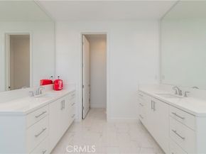 131 Reyes Alley, Lake Forest (el Toro) CA 92630