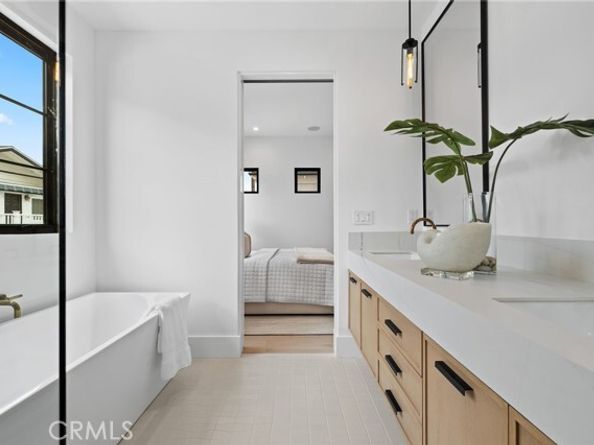 506 Avocado Avenue, Corona Del Mar (newport Beach) CA 92625