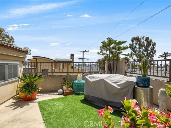 505 Marigold Avenue, Corona Del Mar (newport Beach) CA 92625
