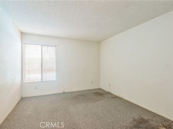 8801 Independence Avenue 11, Canoga Park (los Angeles) CA 91304