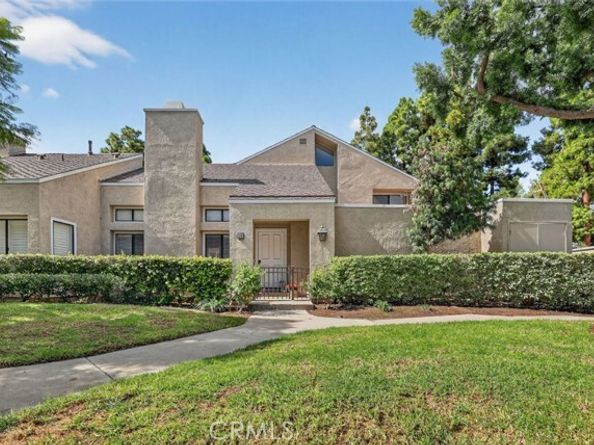 26 Claret 40, Irvine CA 92614