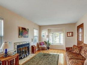 6611 DENNY Avenue, North Hollywood (los Angeles) CA 91606