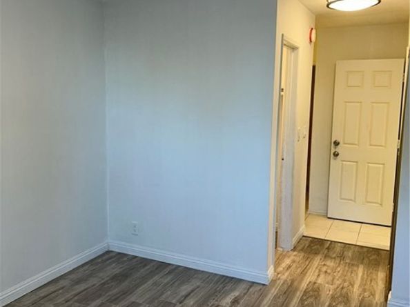 18620 Hatteras Street 272, Tarzana (los Angeles) CA 91356