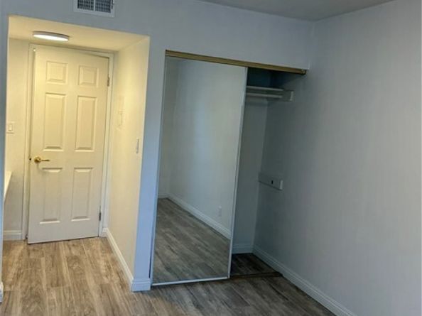 18620 Hatteras Street 272, Tarzana (los Angeles) CA 91356